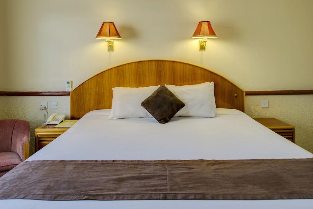 New Ambassador Hotel Harare Ngoại thất bức ảnh