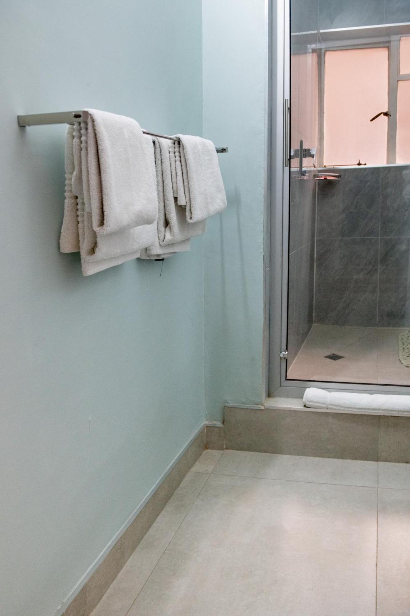 New Ambassador Hotel Harare Ngoại thất bức ảnh