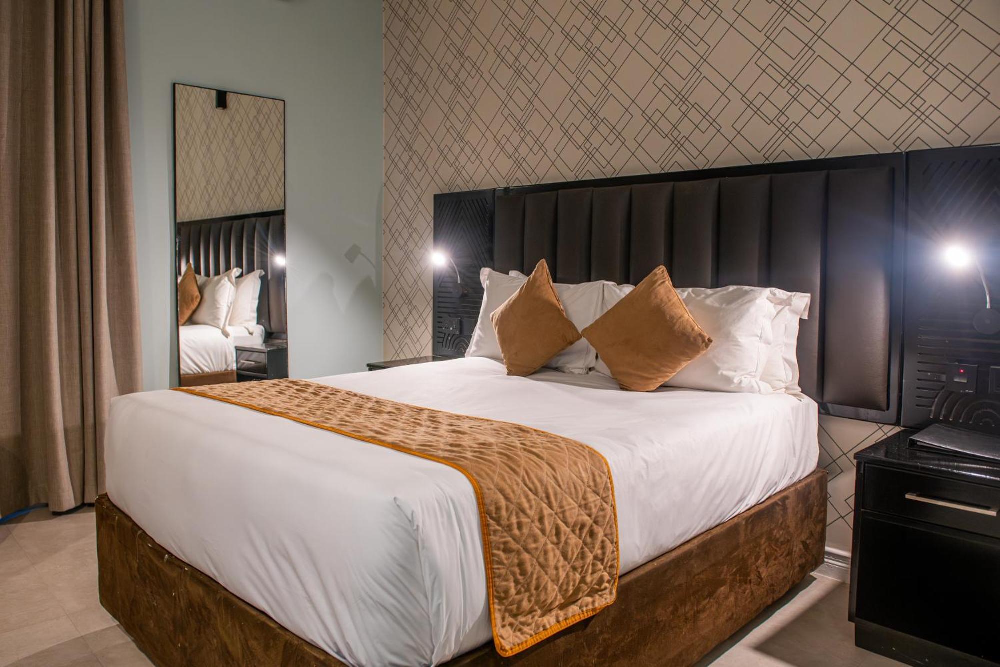 New Ambassador Hotel Harare Ngoại thất bức ảnh