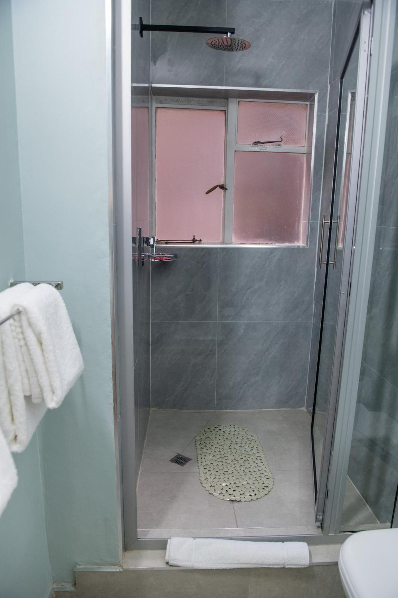 New Ambassador Hotel Harare Ngoại thất bức ảnh