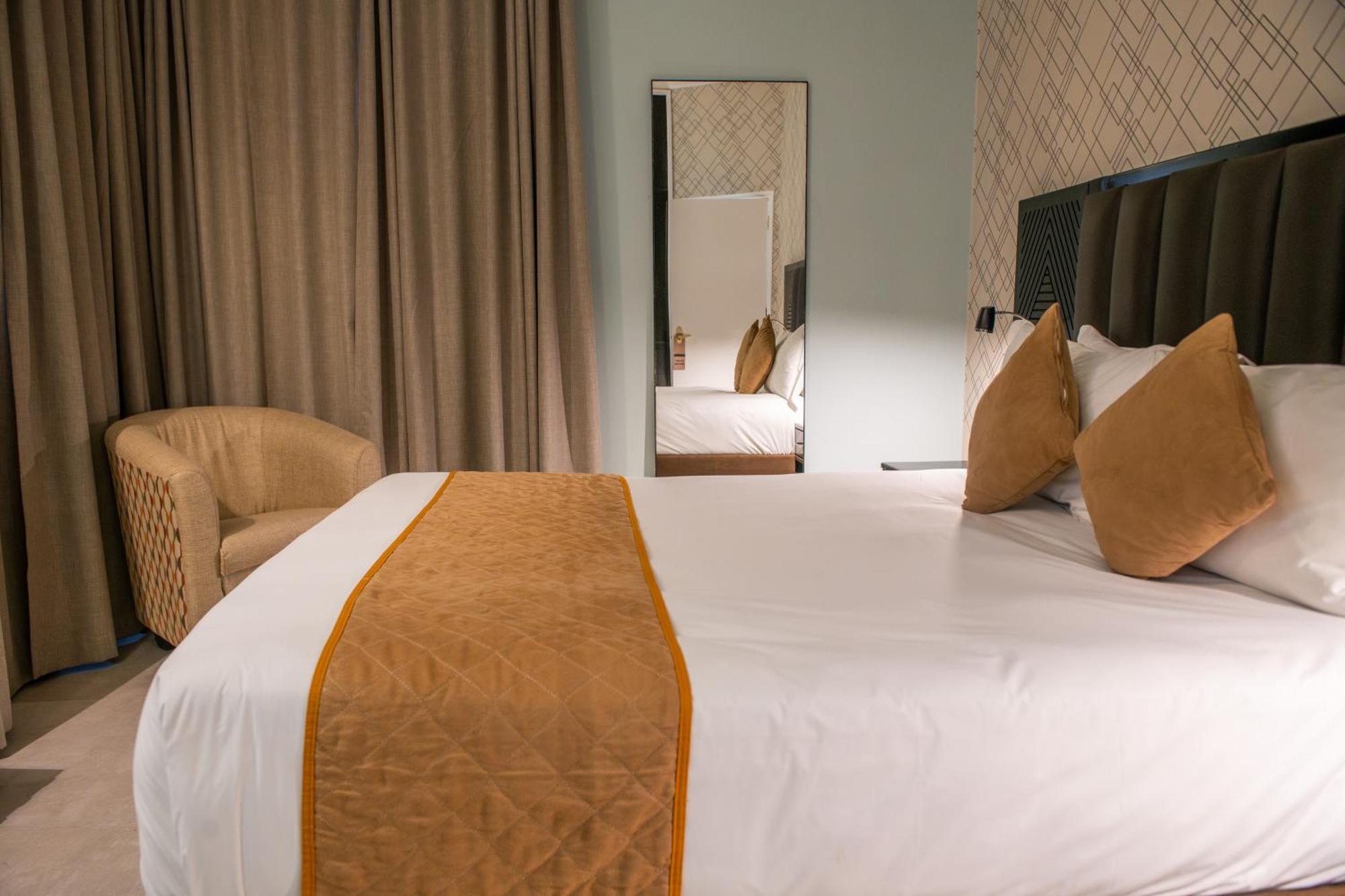 New Ambassador Hotel Harare Ngoại thất bức ảnh