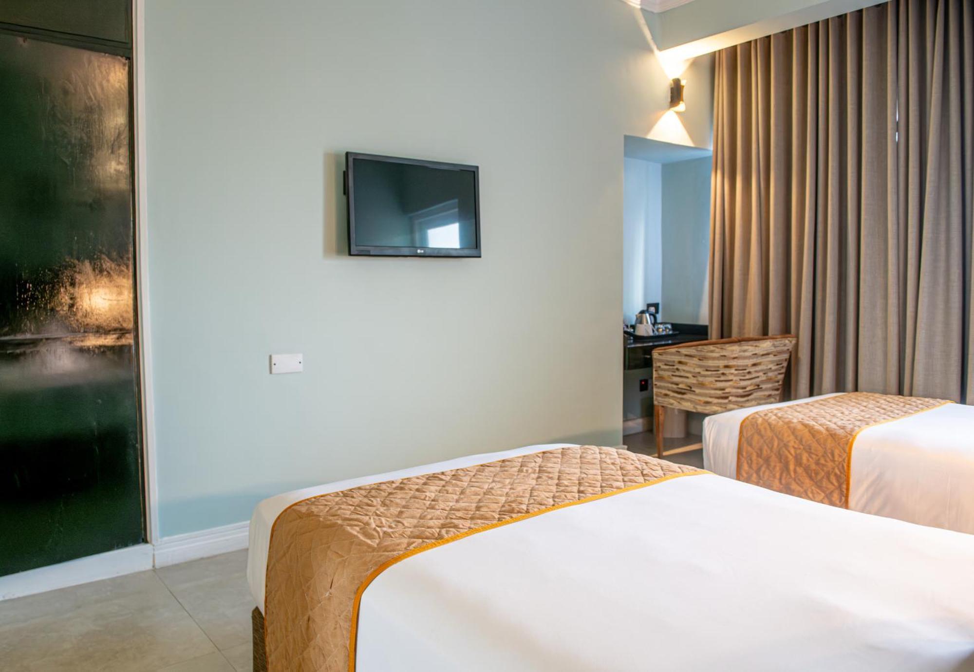 New Ambassador Hotel Harare Ngoại thất bức ảnh