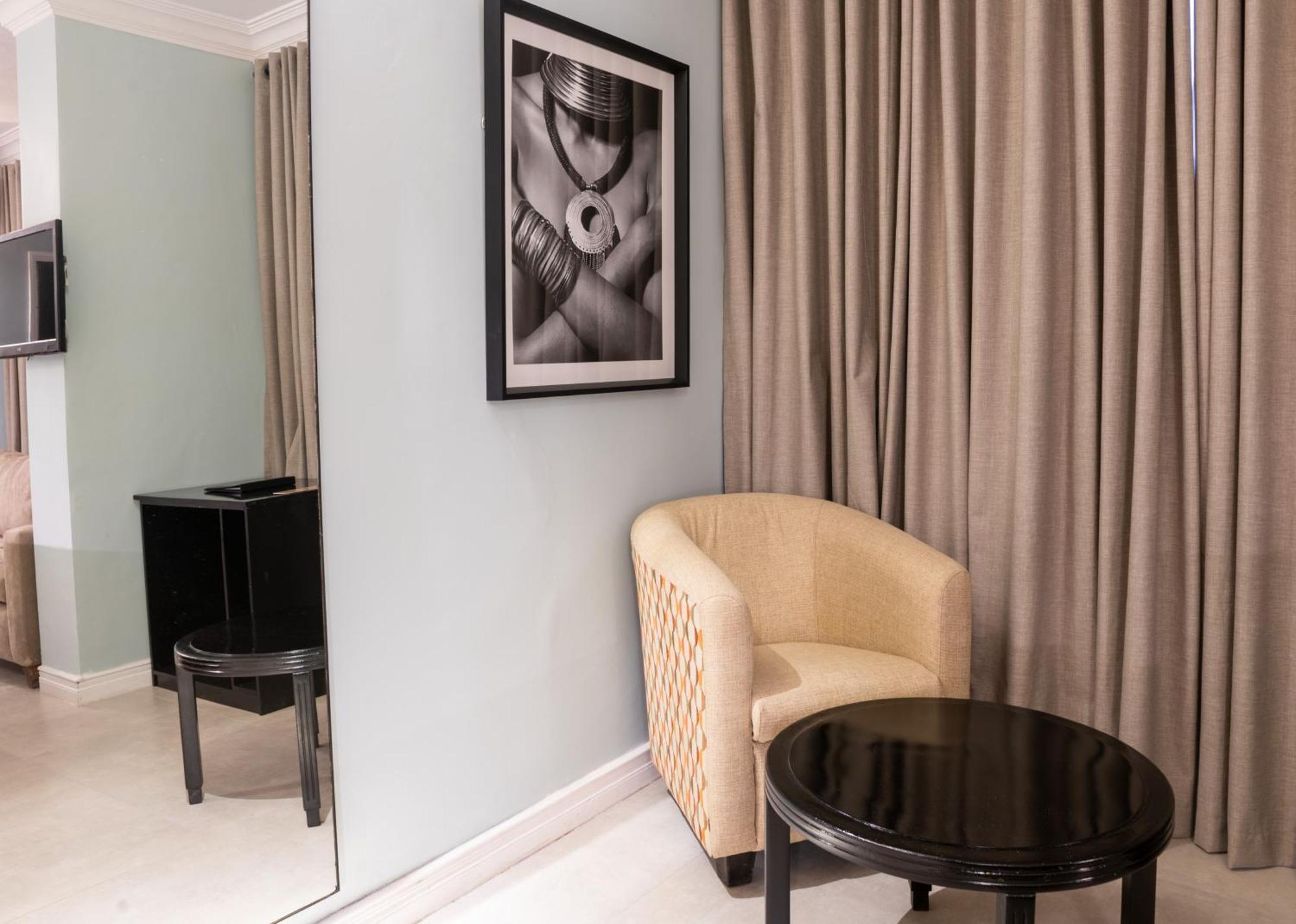 New Ambassador Hotel Harare Ngoại thất bức ảnh
