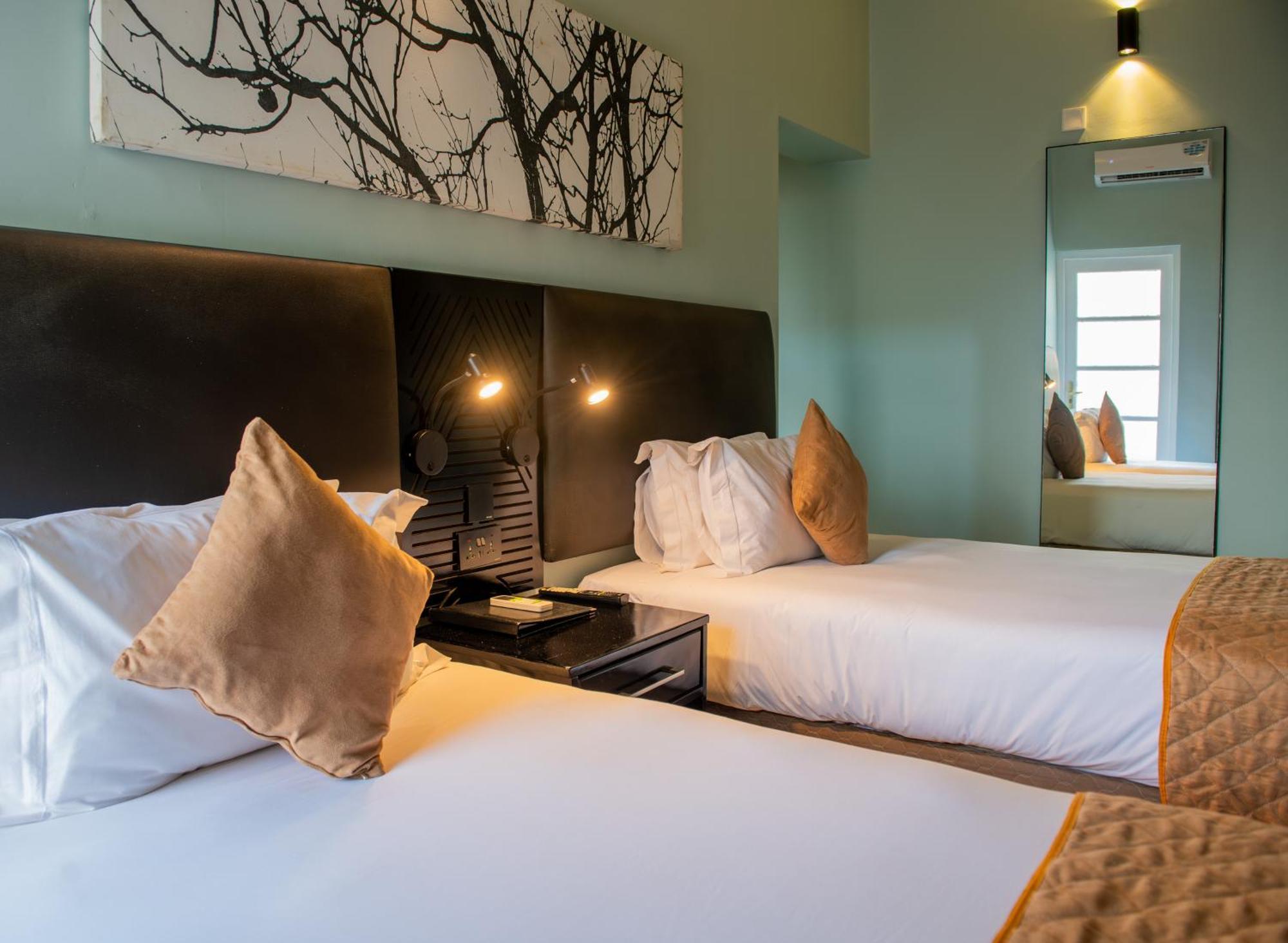 New Ambassador Hotel Harare Ngoại thất bức ảnh