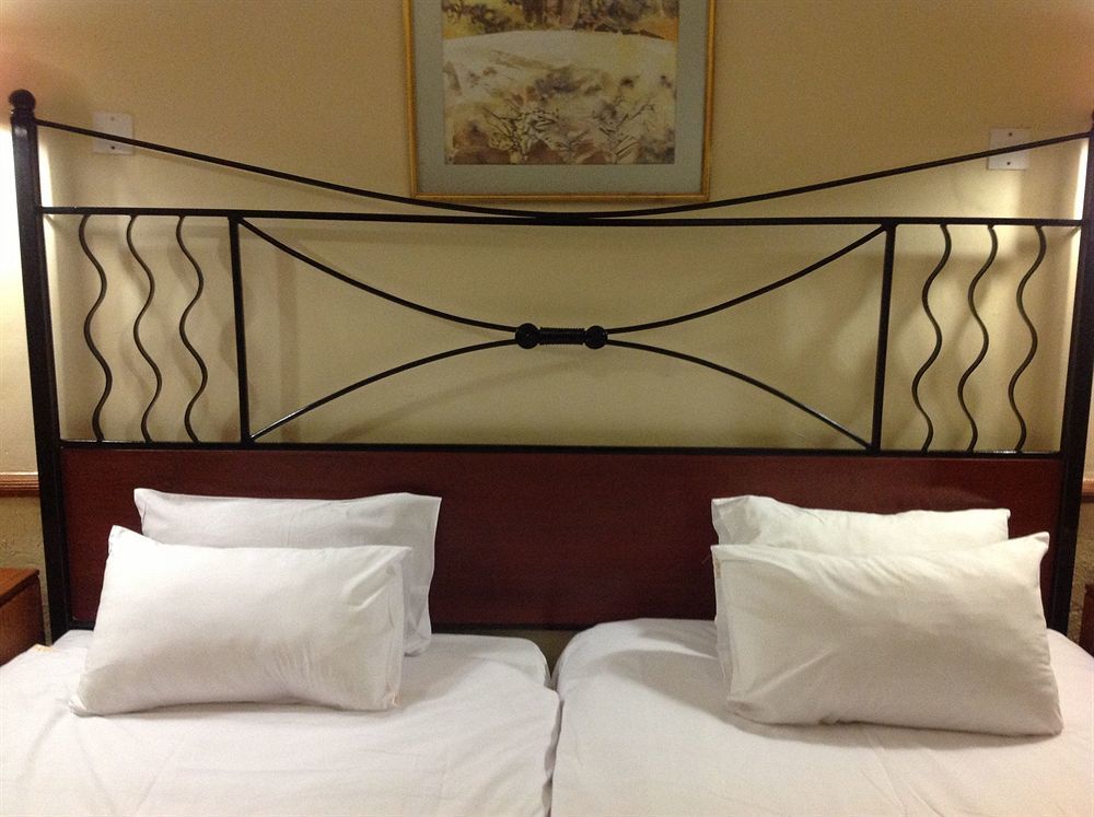 New Ambassador Hotel Harare Ngoại thất bức ảnh