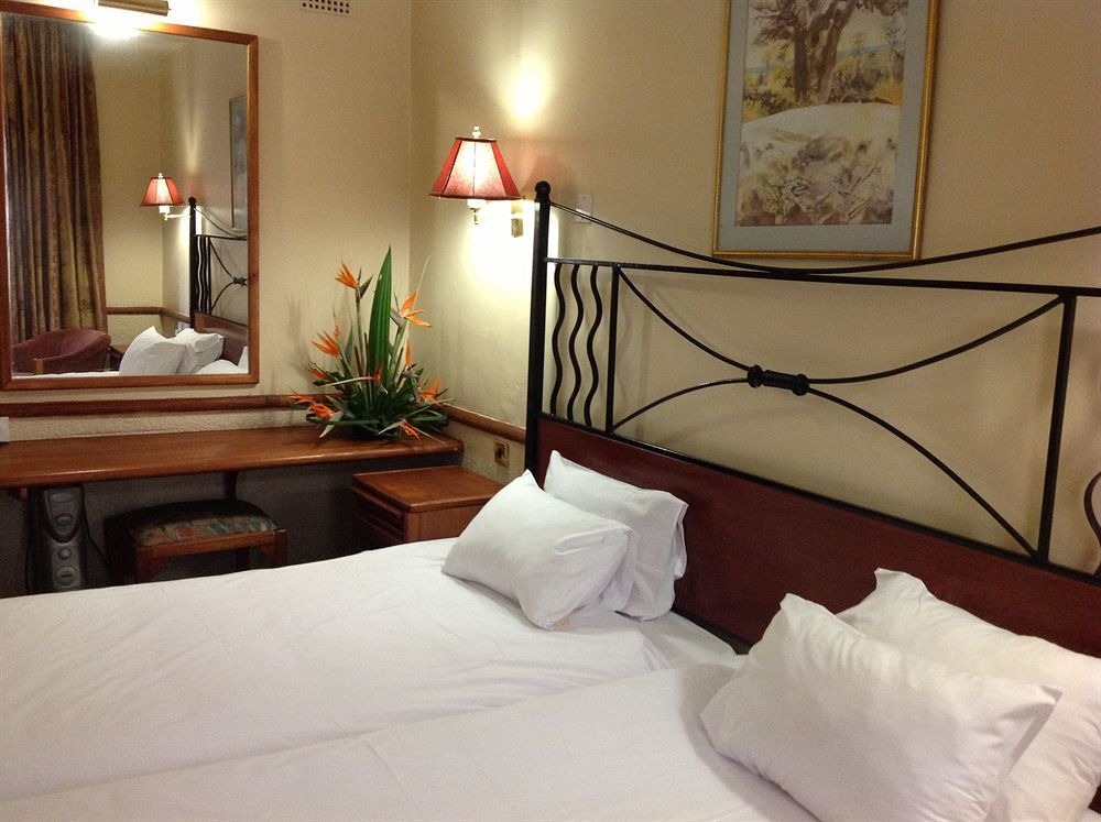 New Ambassador Hotel Harare Ngoại thất bức ảnh