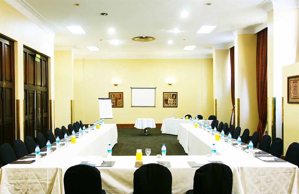New Ambassador Hotel Harare Ngoại thất bức ảnh